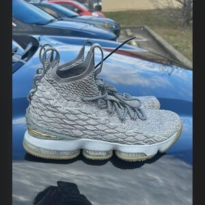 Lebron 15 Grey Wolf